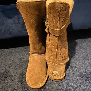 Bearpaw boots size 10